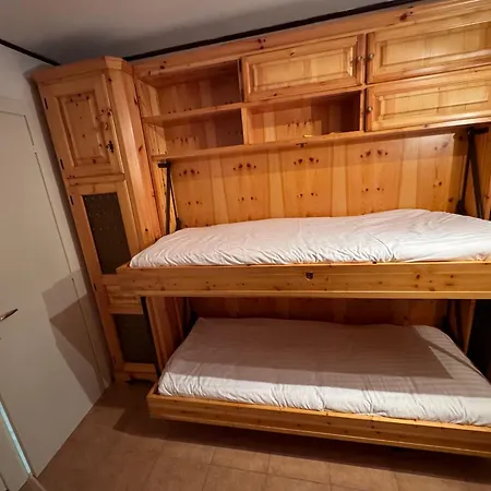 Apartment Limone In *